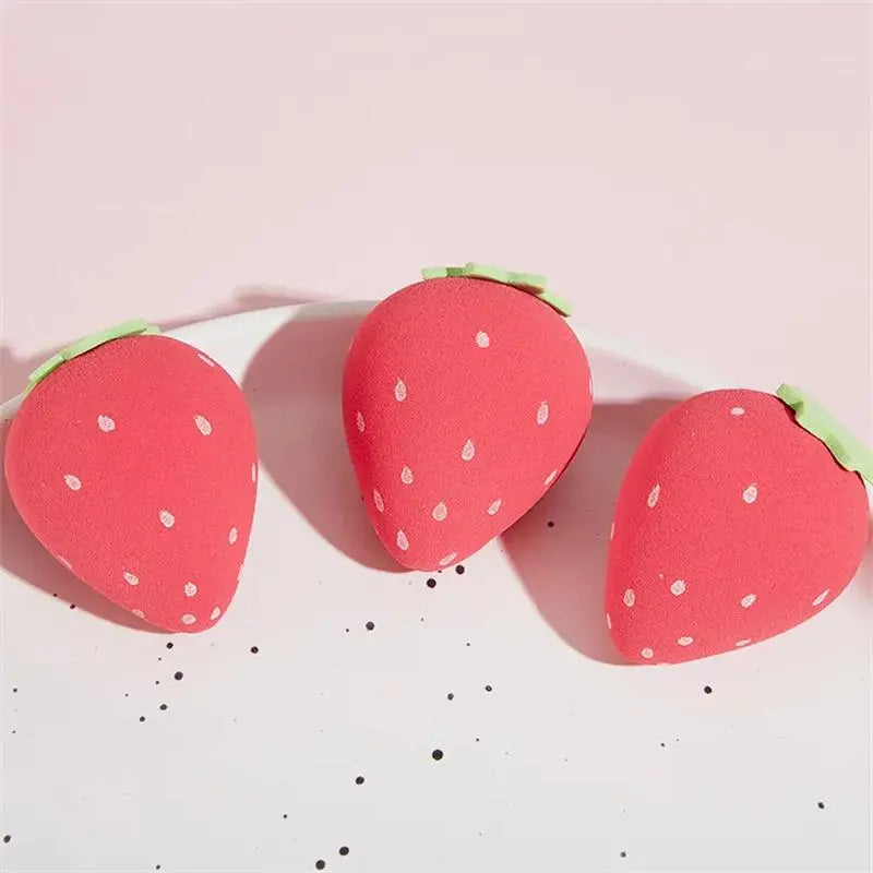 Cute Strawberry Shaped Makeup Sponge, 1 Count Portable Dry & Wet Dual Use Beauty Sponge, Soft Strawberry Beauty Blender, Professional Makeup Cosmetic Tool for Women