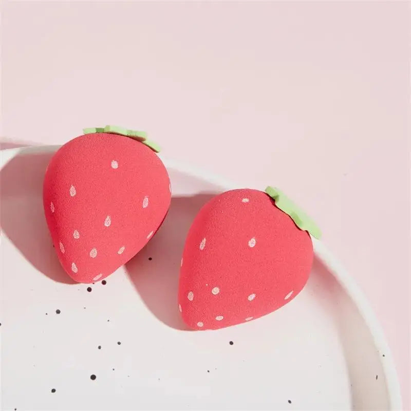 Cute Strawberry Shaped Makeup Sponge, 1 Count Portable Dry & Wet Dual Use Beauty Sponge, Soft Strawberry Beauty Blender, Professional Makeup Cosmetic Tool for Women