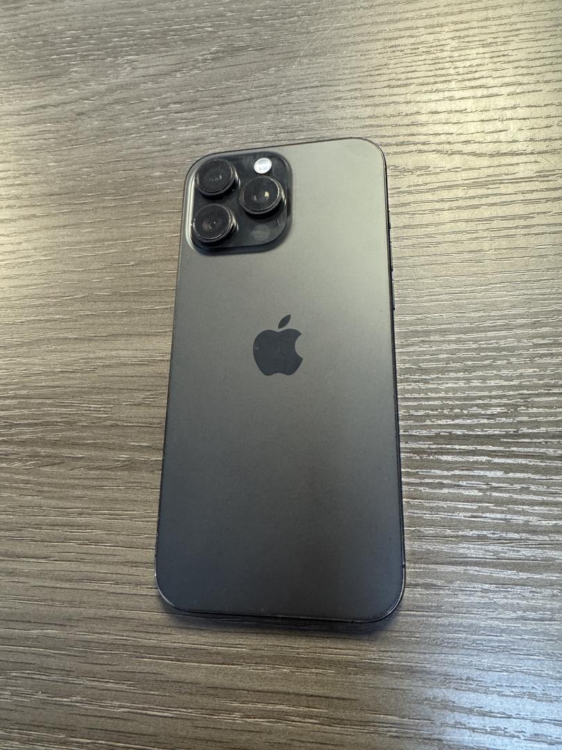 iPhone 16 Pro Max reacondicionado JeiperdShop