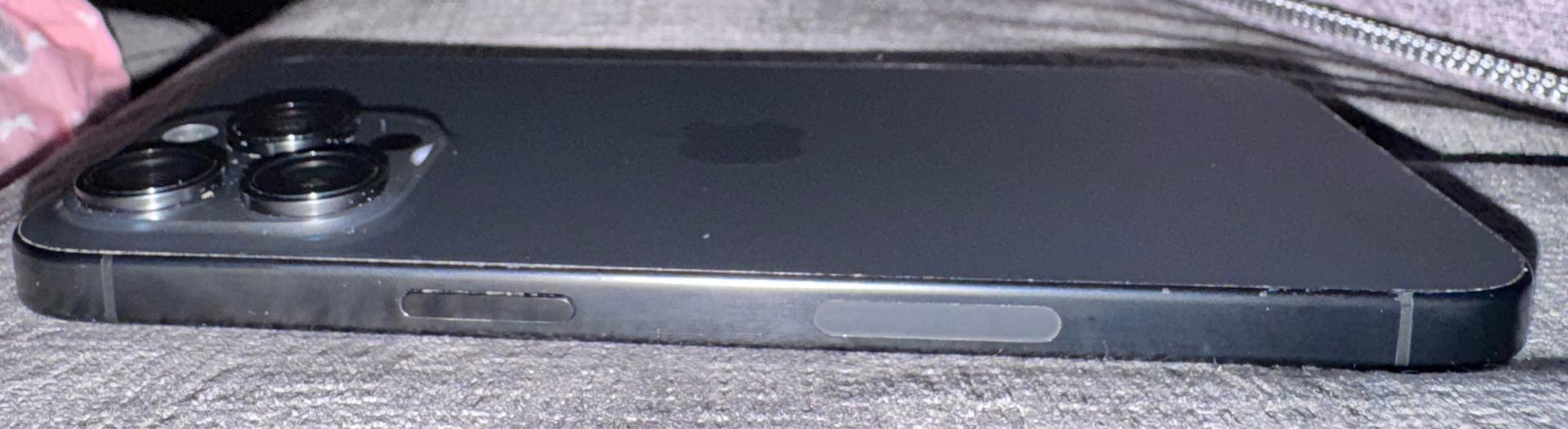 iPhone 15 Pro Max reacondicionado JeiperdShop