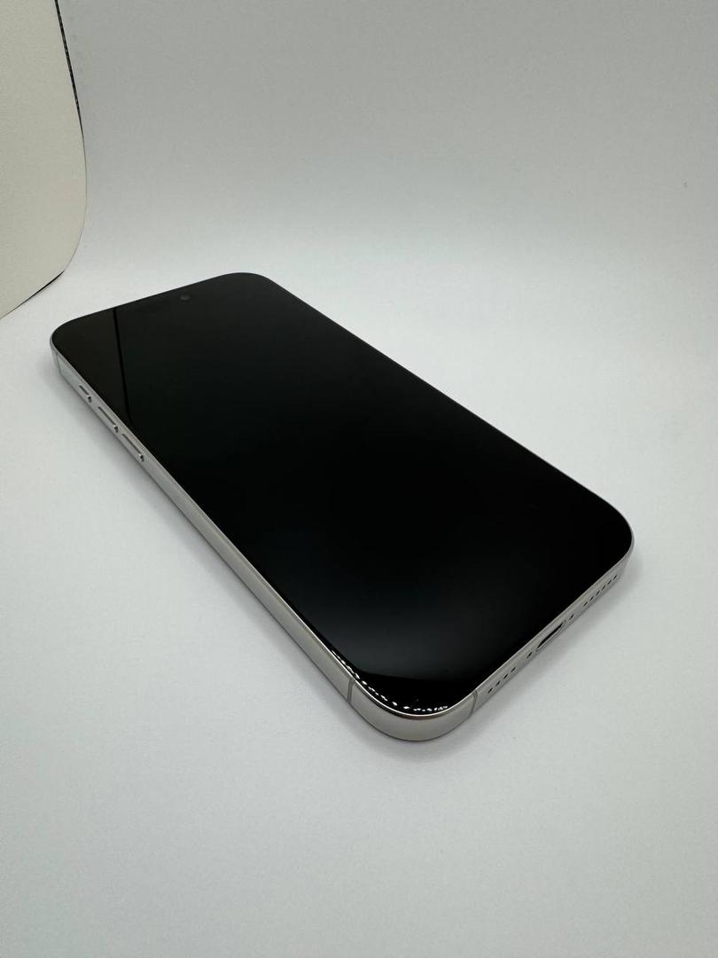 iPhone 16 Pro Max reacondicionado JeiperdShop