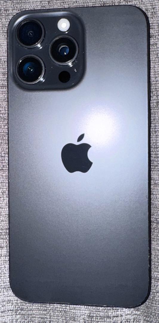 iPhone 15 Pro Max reacondicionado JeiperdShop
