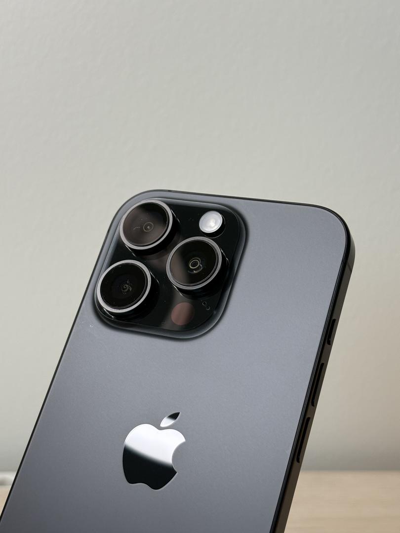 iPhone 16 Pro reacondicionado JeiperdShop