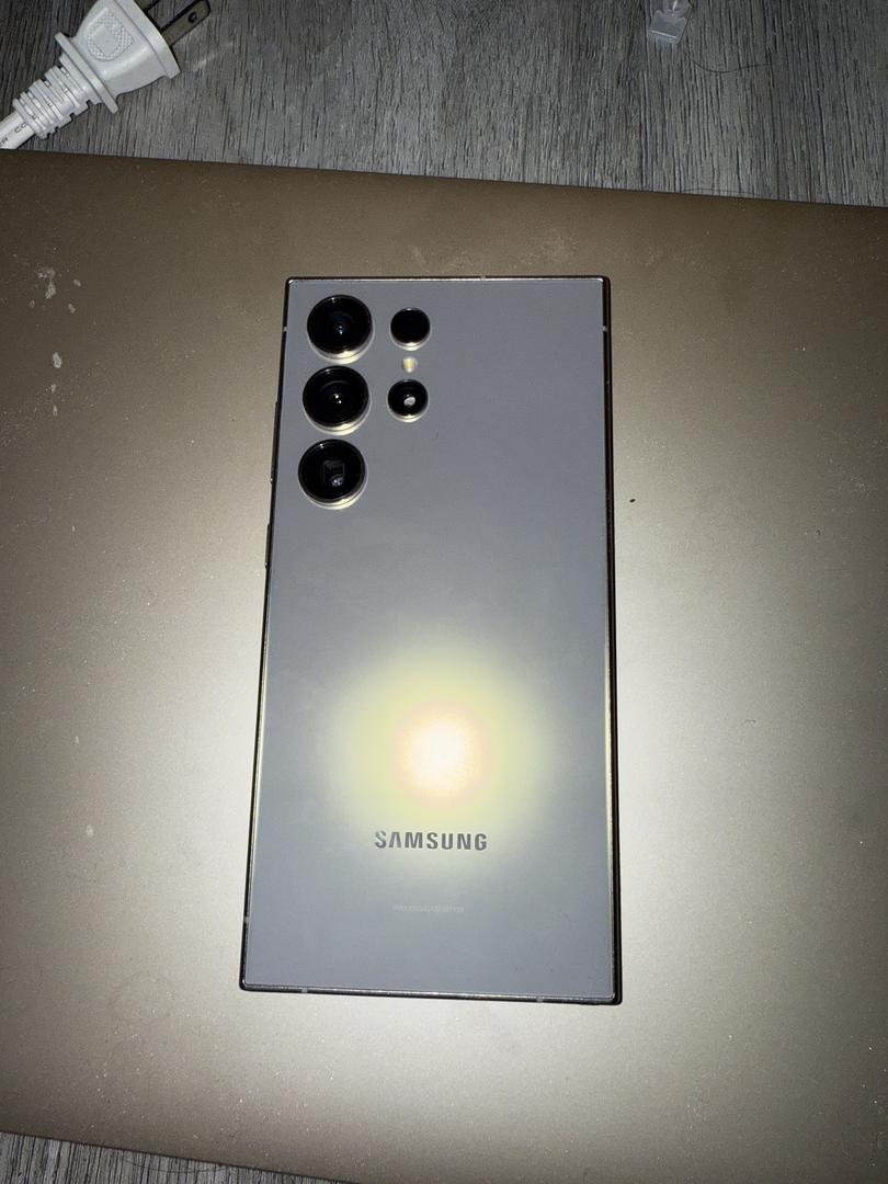 Galaxy S24 Ultra reacondicionado JeiperdShop