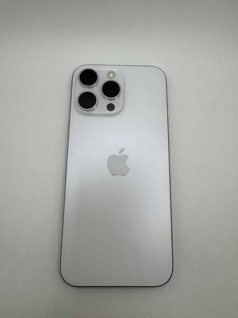 iPhone 16 Pro Max reacondicionado JeiperdShop